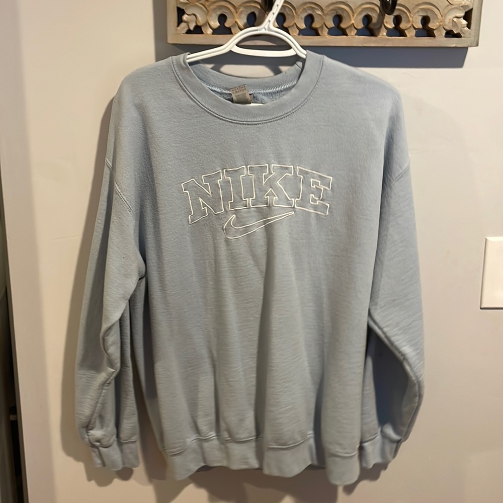 vintage style nike crewneck